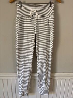 HALARA White and Black Striped Drawstring Jogger Style Leggings with Pockets